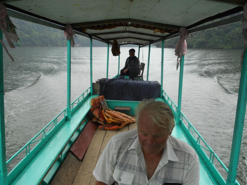 Ba Be Lake Homestay - Quynh Chi Exteriör bild